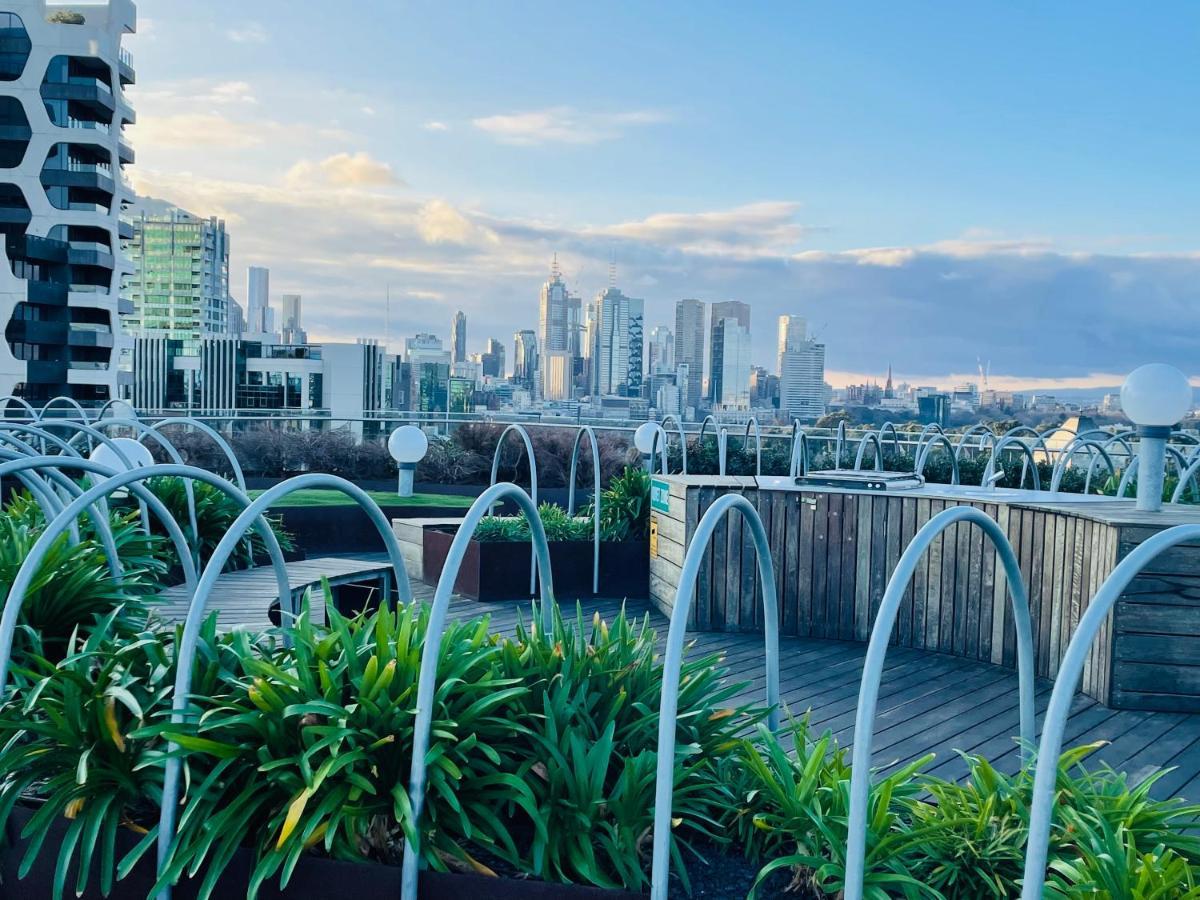 Cozy 1 Bed Apt & Spa,Free Parking ,Phenomena Views Melbourne Bagian luar foto